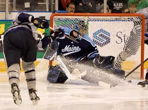 Scott Darling shutout UNH. Photo by Melissa Wade.