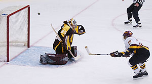 With Natalie Darwitz back, the Gophers may see more of this against UMD this weekend.