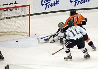 Jonathan Matsumoto scores for Bowling Green Saturday (photos: Ray Bartnikowski).