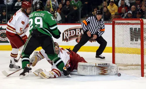 Chris VandeVelde scores in the first period to put North Dakota ahead for good (photo: Tim Brule).