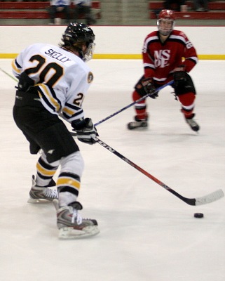 All-time MCHA leading scorer Shawn Skelly hopes to pace the Bulldogs in their first ever NCAA appearance (photo: Matthew Webb).