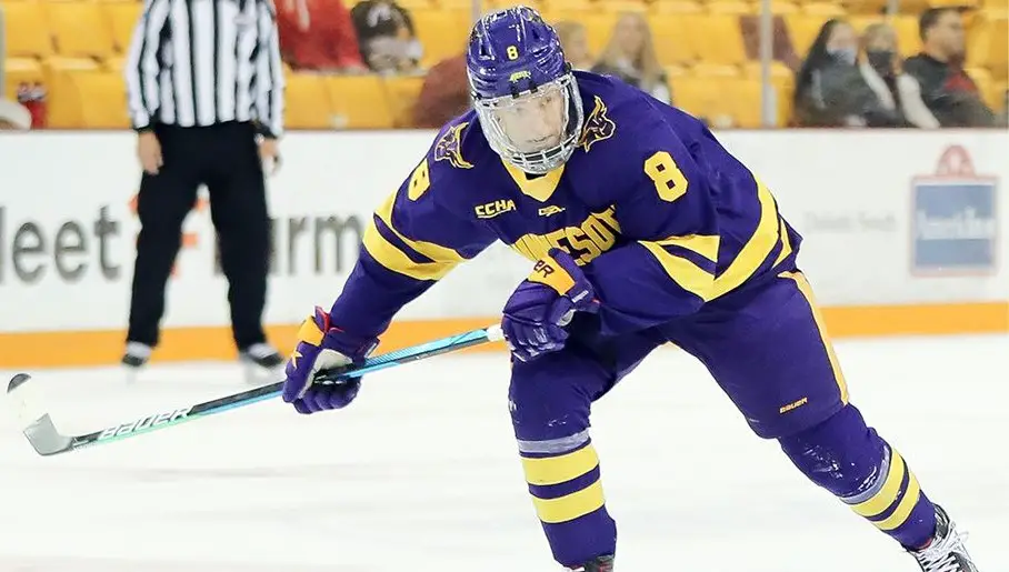 Men's college ice hockey: No. 5 Minnesota State completes road sweep at No.  1 UMass with 6-3 win Sunday