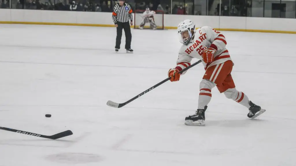 Bowling Green hockey drops first ranked test of season in Eigner's return