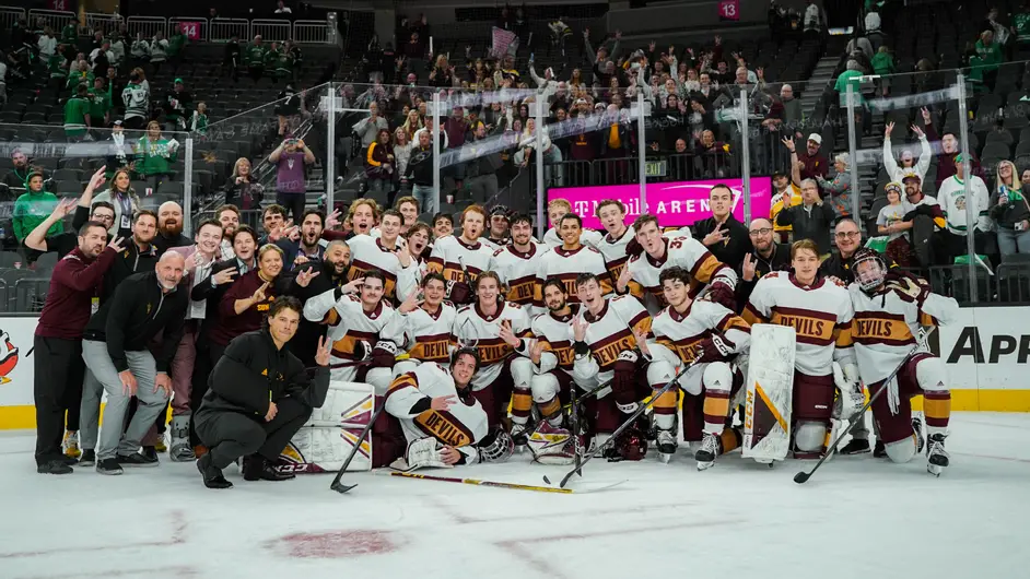No. 9 Men's Hockey Set to Begin 2022 with Two Games Against Arizona State