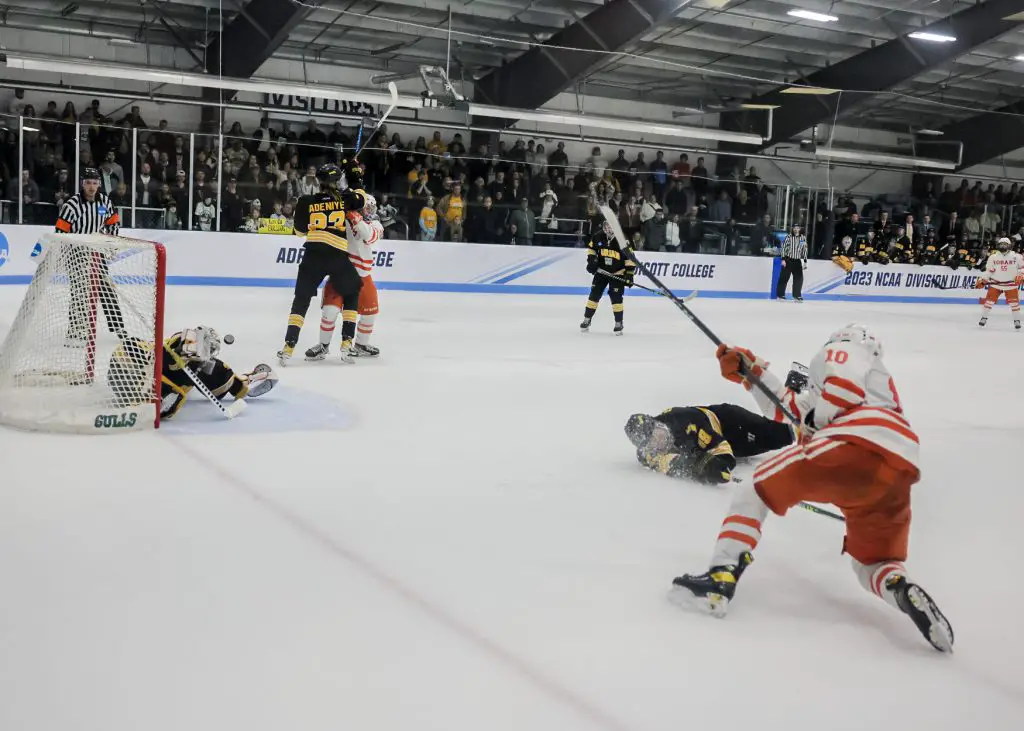 Gratton's Late Goal Gives Penn State 4-3 win