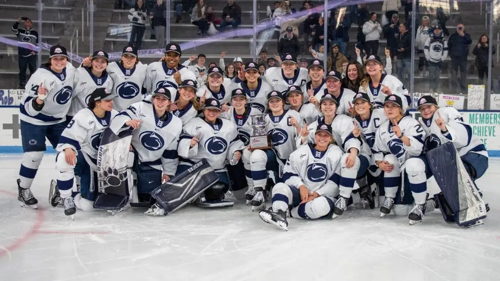 Women's Di Hockey - College Hockey 