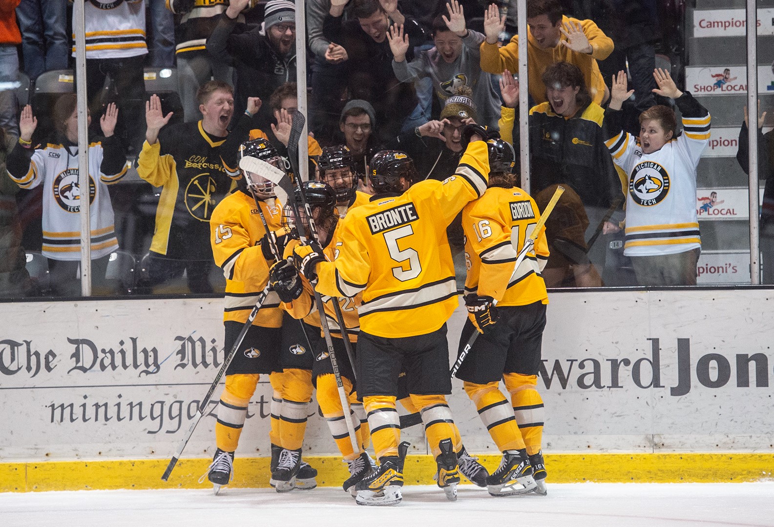 SATURDAY ROUNDUP Atlantic Hockey teams complete playoff sweeps, No. 16